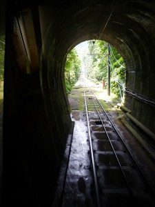 トンネル
