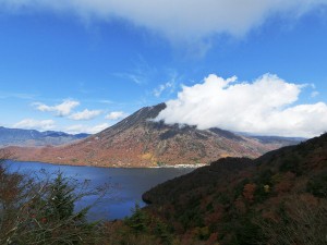 男体山